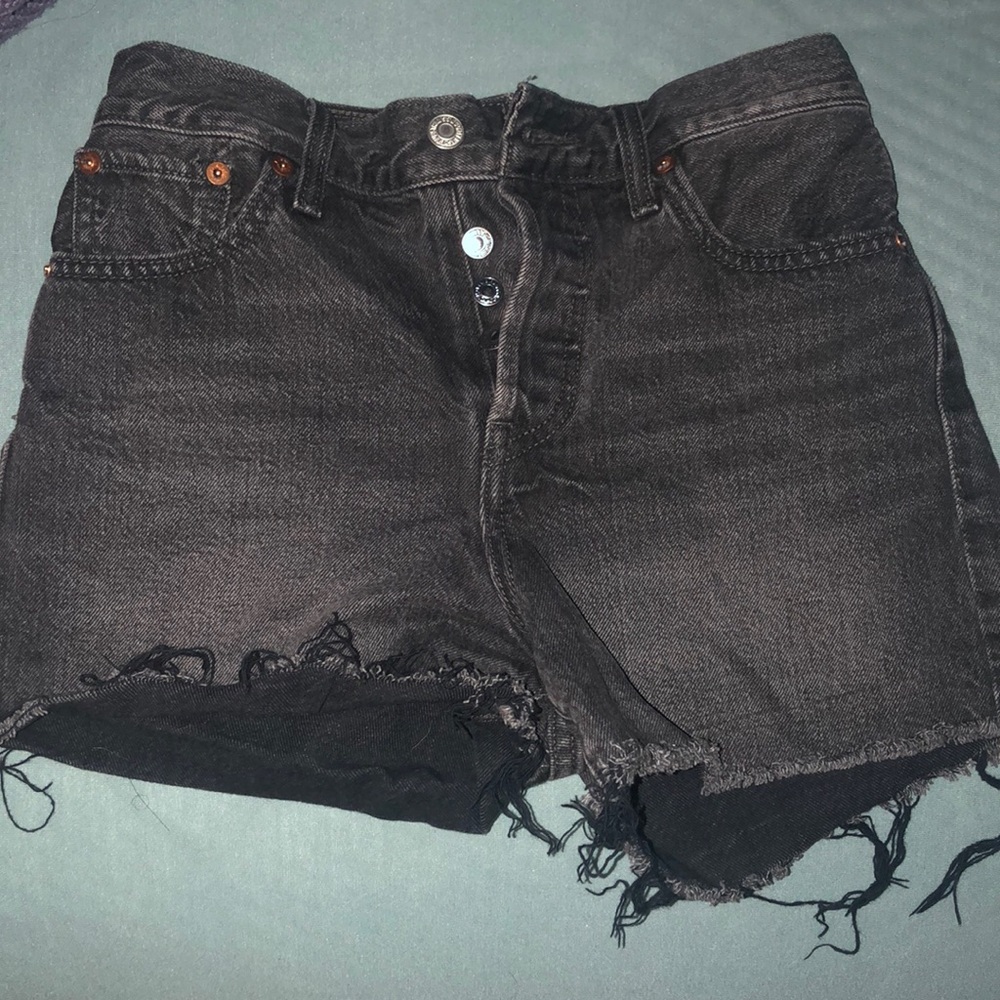 Levi Jean Shorts 🖤